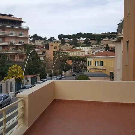 I Punici Πανσιόν